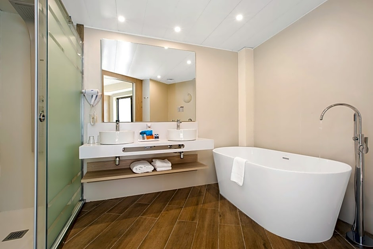 Bathroom 5, Sumus Stella and Spa, Barcelona