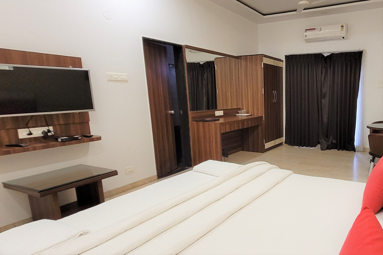 Others 2, Hotel Om Inn, Pune
