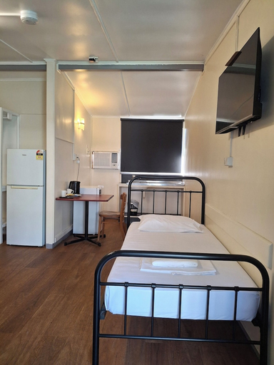 Bedroom 2, Capricornia Motel, Fannie Bay