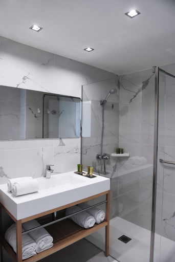 Bathroom, Hotel Agaró, Cádiz