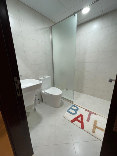 Bathroom, Hera Holiday Home, Dubai