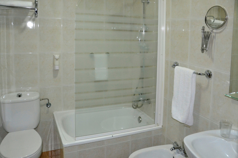 Bathroom 4, Sercotel Las Estrellas, Madrid