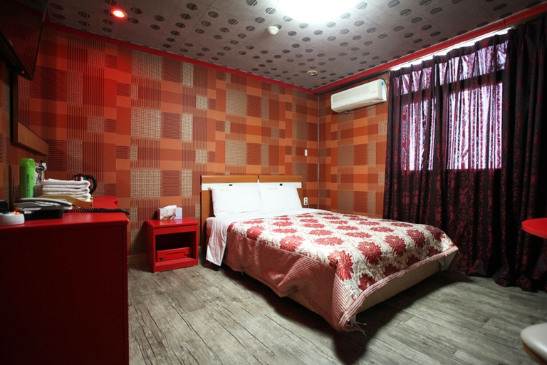 Bedroom 4, Jebudo Hill, Hwaseong