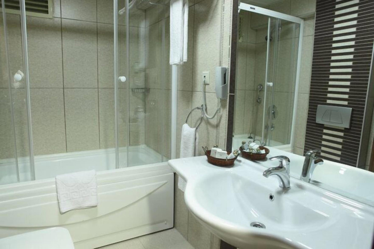 Bathroom 5, SARR TAC MAHAL HOTEl, Çankaya