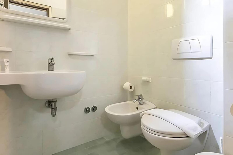 Bathroom 4, Hotel Italy, Rimini