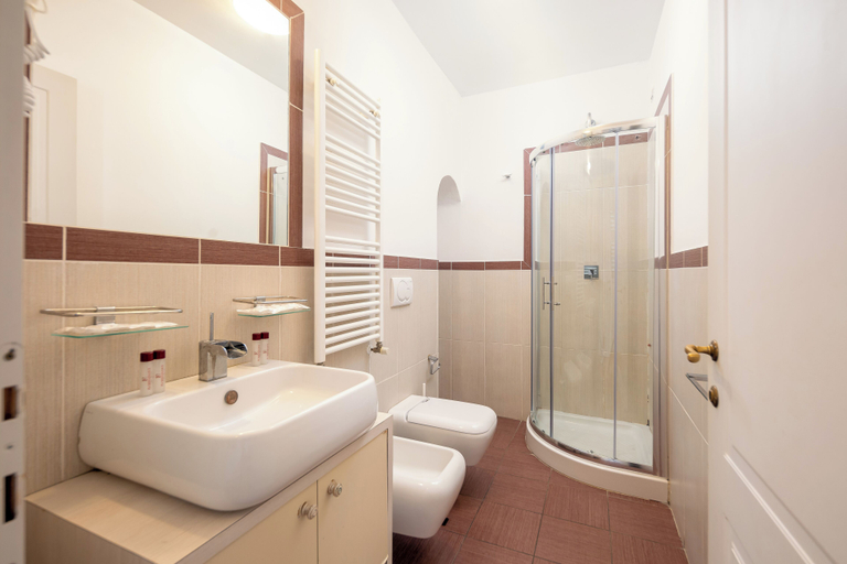 Bathroom 4, L'Antica Porta Boutique B&B, Florence