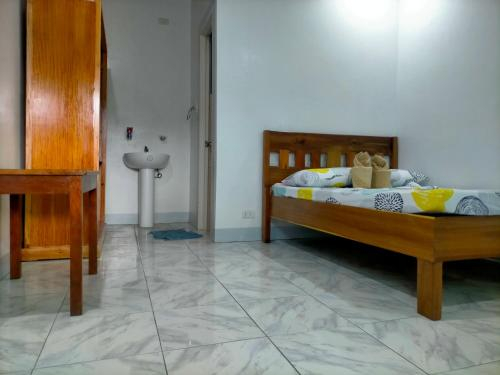 Others 3, Dhong and Eden Home, San Vicente