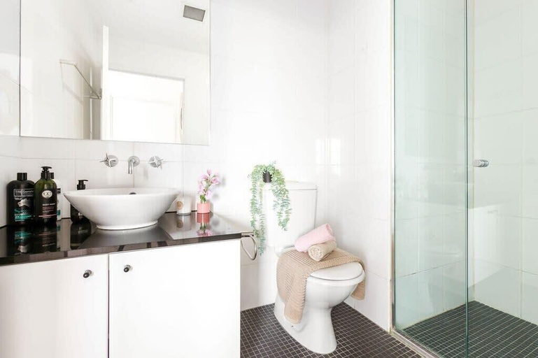Bathroom 3, A Comfy & Spacious 2BR Apt Harbour View, Sydney