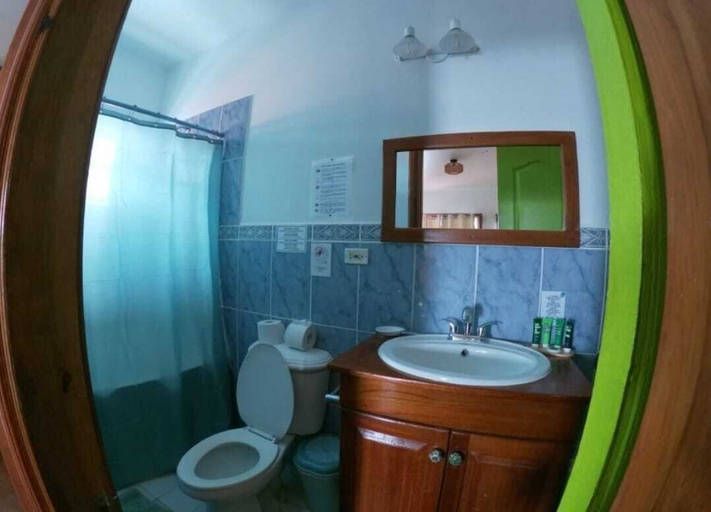 Bathroom, Hotel Paraiso Caribeño, Bocas del Toro