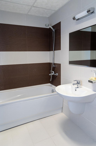 Bathroom 3, Everest Hotel, Etropole