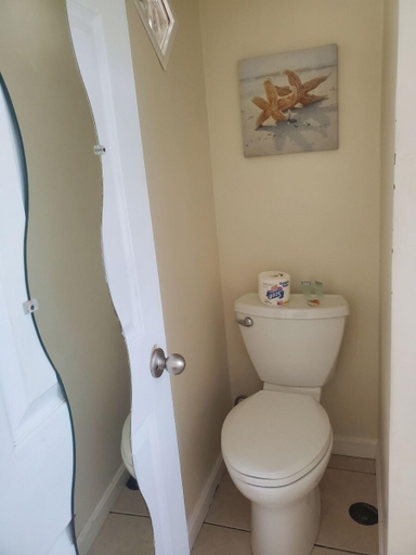 Bathroom 3, Sea Shell Motel, Washington