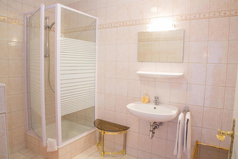 Bathroom, Aparthotel Landau an der Isar, Dingolfing-Landau