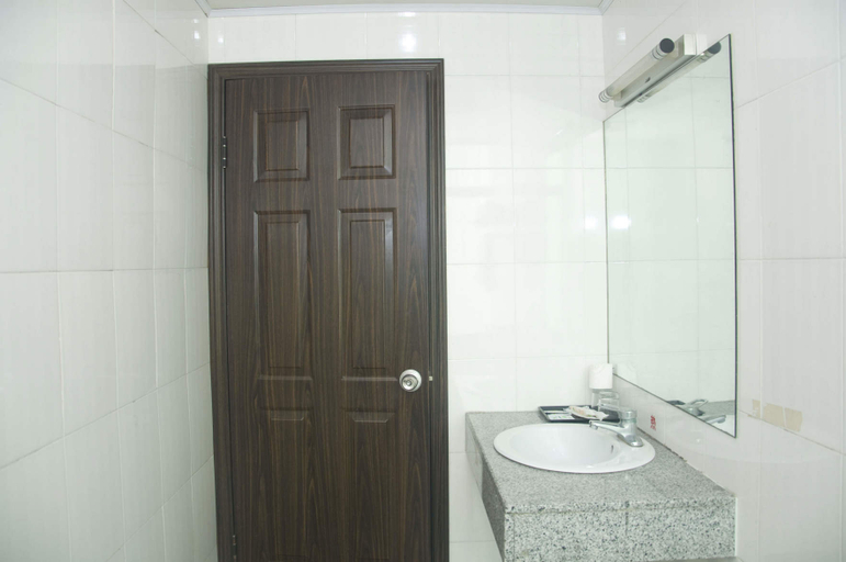 Bathroom, Junmei Hotel (Daye Experimental Middle School), Huangshi