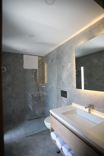 Bathroom 3, Yalinn Boutique Hotel, Bodrum