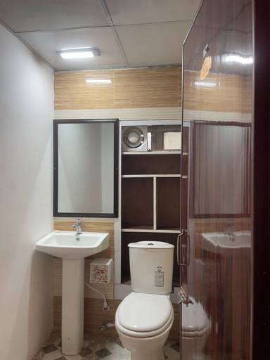 Bathroom 3, Rezala Restaurant Catering & Residence, Dhaka