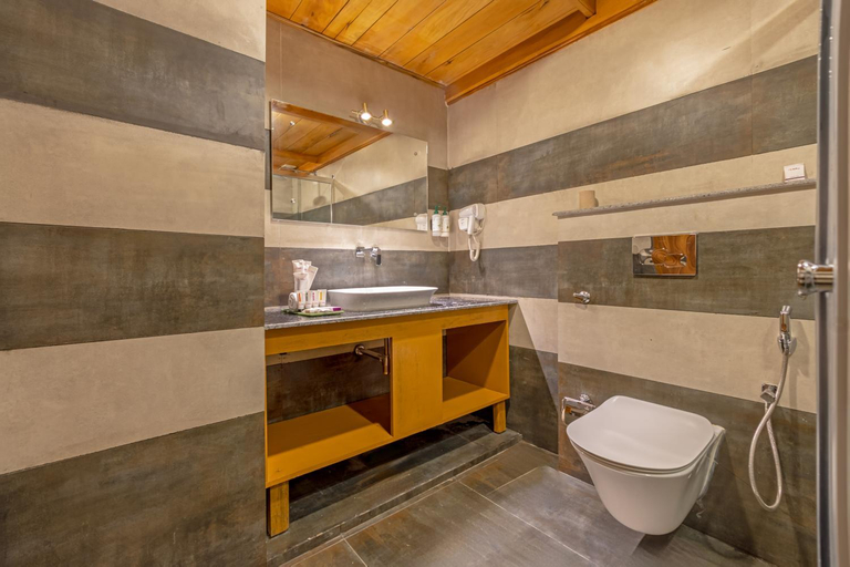 Bathroom 5, Sterling Quinta Jim Corbett, Nainital