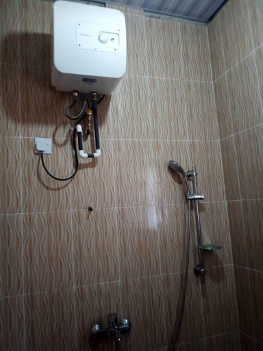 Bathroom 4, Dukusguest, Kumasi