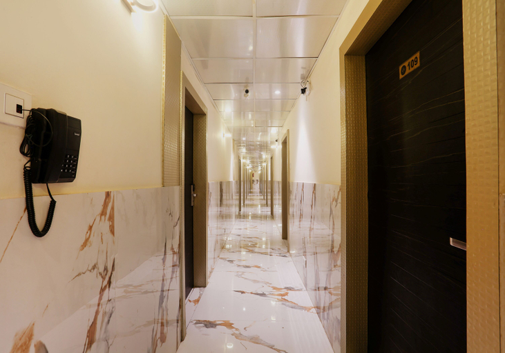 Public Area 2, Fabhotel Prime Land, Mumbai City
