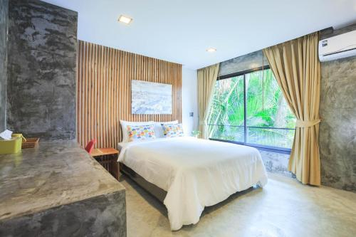 Others 4, in My place cafotel, Khlong Thom