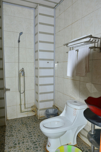 Bathroom 3, Liwei Hotel, Dali Bai