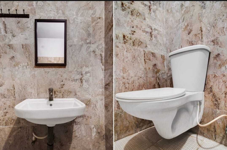 Bathroom 5, Hotel Partha International, Koppal