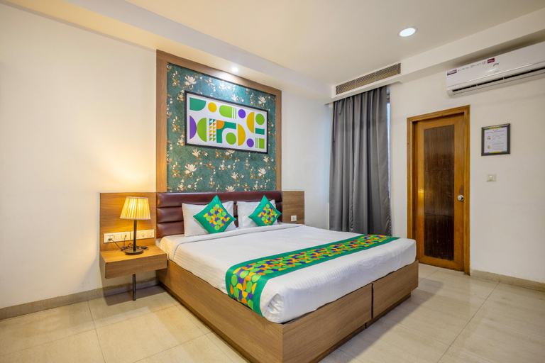Bedroom 5, Treebo Parth Paradise, Gautam Buddha Nagar