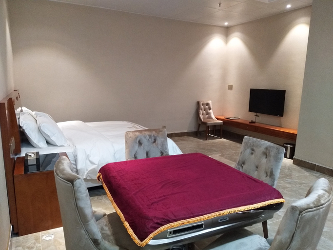 Bedroom 2, E-long Rayyon Hotel (Meizhou Fengshun Jiabaihui Hot Spring), Meizhou