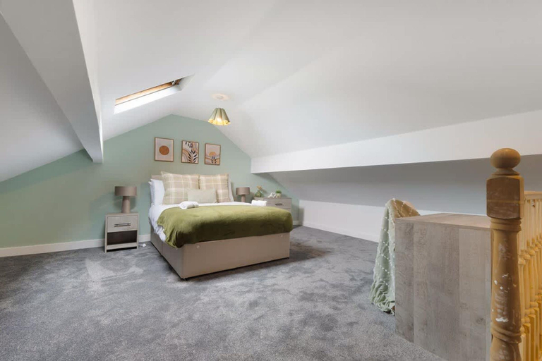 5, BR in Hill Top House with Free Parking and WiFi, Durham
