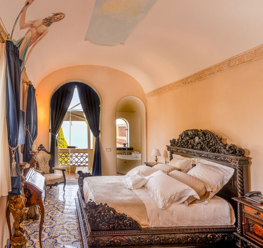 Bedroom 4, Villa Barluzzi, Salerno