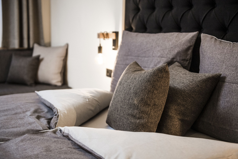 Bedroom 5, Presulis Hideaway Apartments & Restaurant, Bolzano