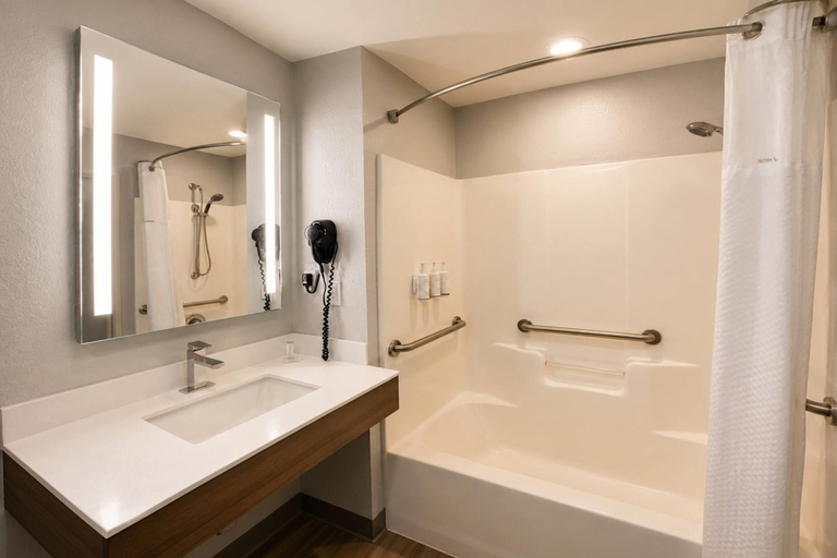 Bathroom 5, Microtel Inn & Suites by Wyndham Macon, Bibb