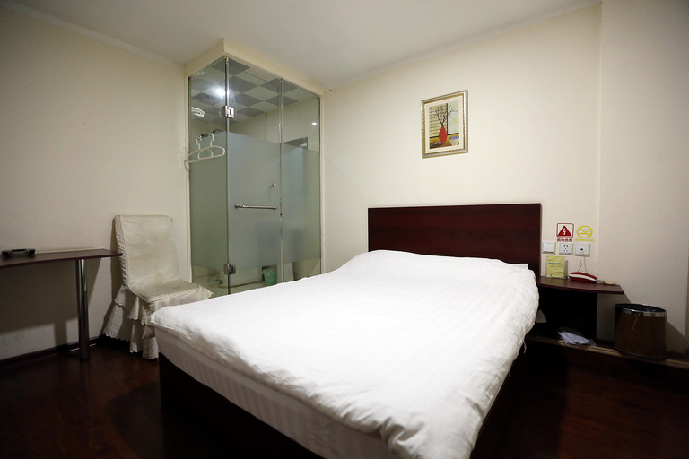 Bedroom 2, Huangting Business Hotel, Jinan