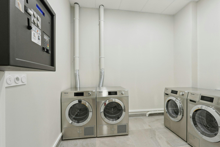 Bathroom 4, All Suites Appart Hôtel | Noisy-le-Grand, Seine-Saint-Denis