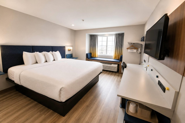 Bedroom 4, Microtel Inn & Suites by Wyndham Macon, Bibb