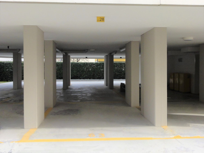 Parking 3, Relax in Comfort With Pool and sea Nearby, Venezia