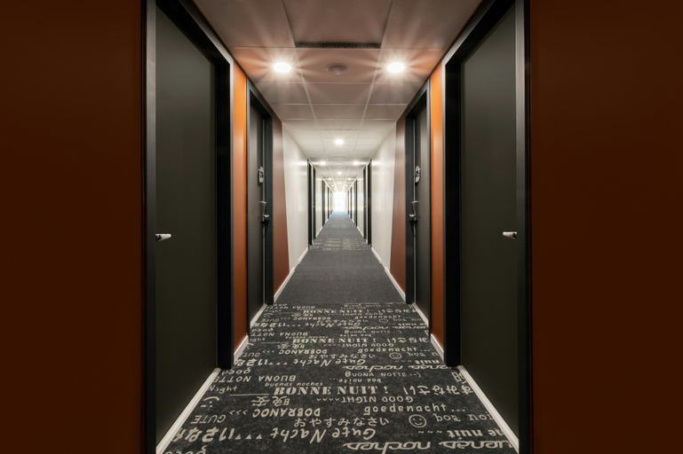 Others 5, B&B Hotel NYON, Nyon