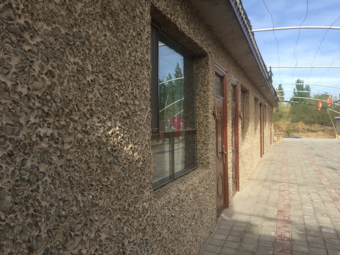 Others 5, Dunhuang Hu Yang Inn, Jiuquan