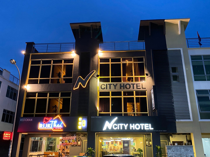 Exterior & Views