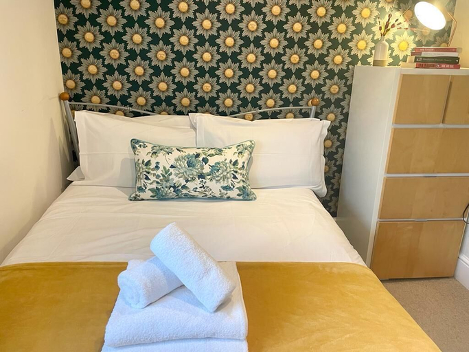 Bedroom 2, Woodbine Cottage, Gloucestershire
