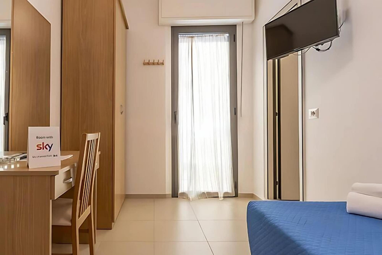Bedroom 3, Hotel Italy, Rimini