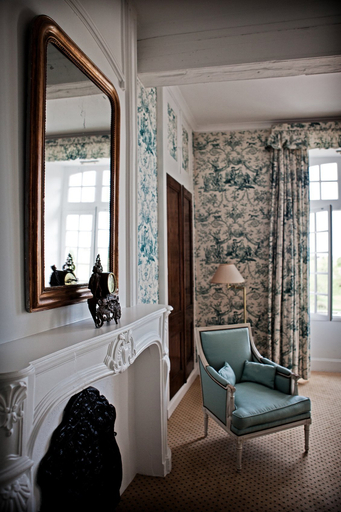 Others 5, Relais des Vigiers, Dordogne
