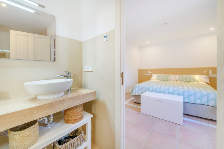 Bathroom 3, Petit Biniaraix, Baleares