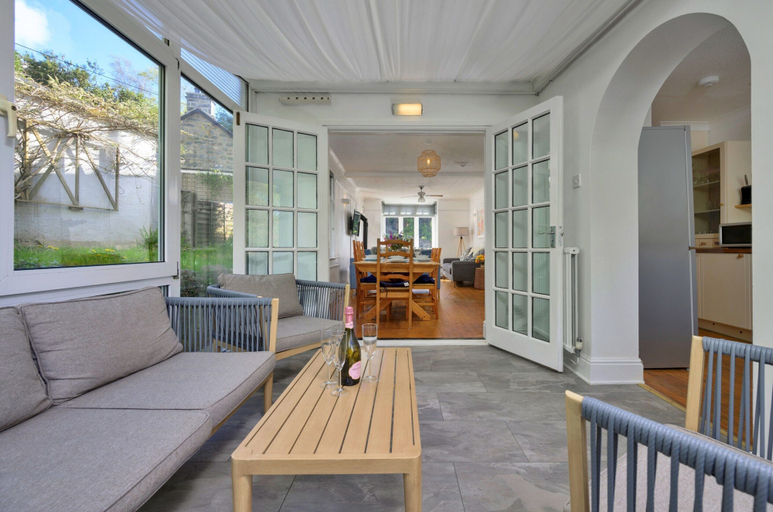 Living room 4, Chic Country Club Lodge With Hot Tub, Gwynedd