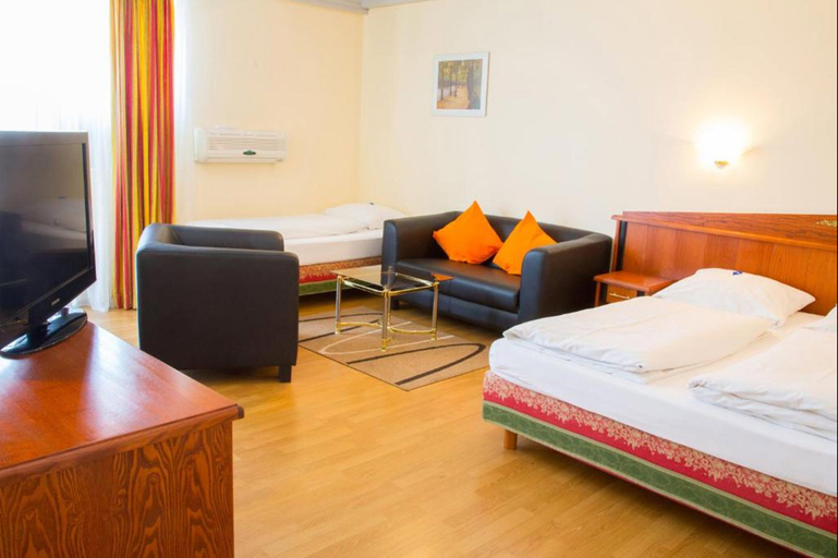 Bedroom 4, Aparthotel Landau an der Isar, Dingolfing-Landau