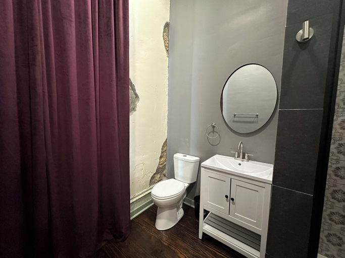 Bathroom 3, ベルベットウッディ, Okfuskee