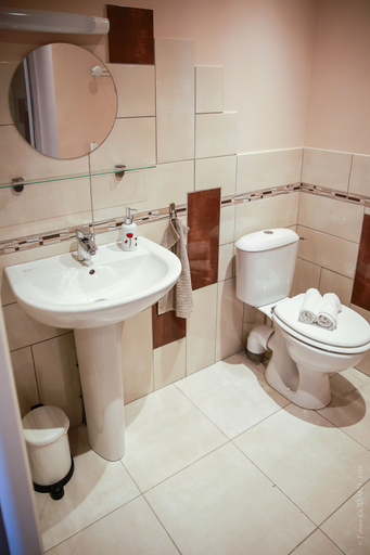 Bathroom 4, Les Jardins de l'Abbaye, Alpes-de-Haute-Provence