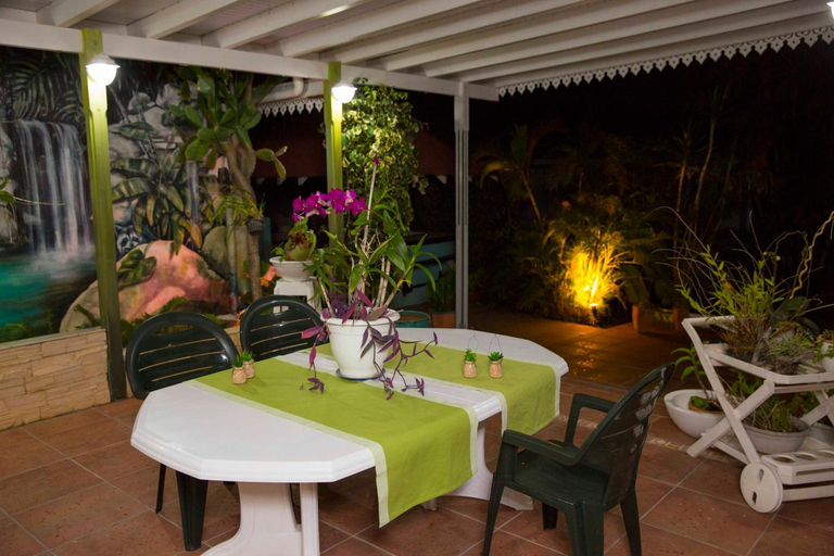 Food & Drinks 4, Villa Joland, Sainte-Anne