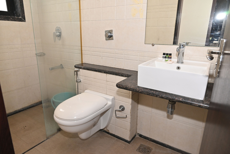 Bathroom, Naman Studio Hotel, Varanasi