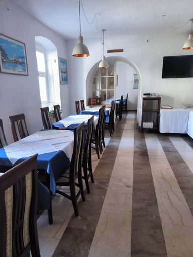 Food & Drinks 5, Omir Bed & Breakfast, Pula
