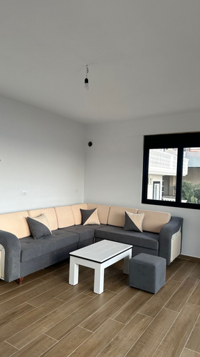 Others 5, Mece Apt, Sarandës